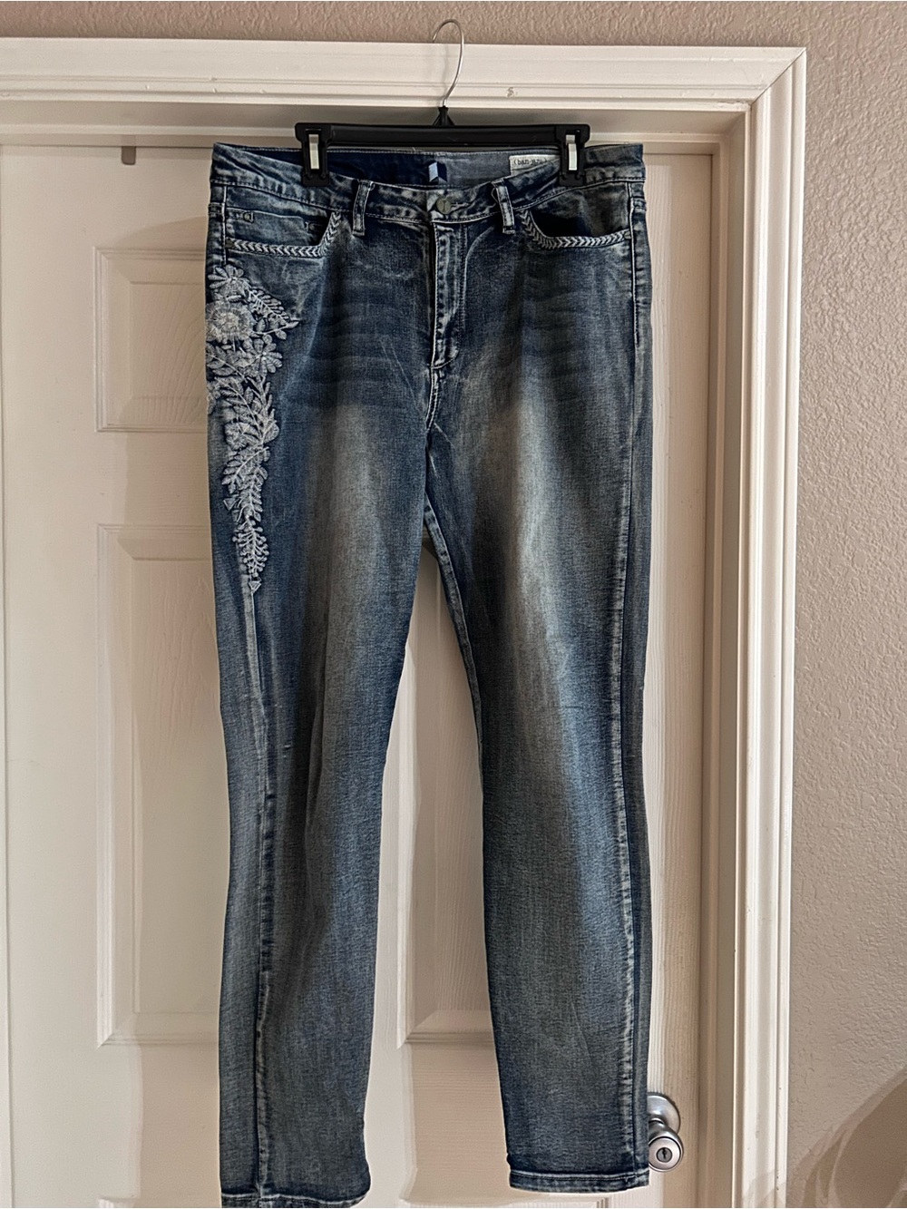 Ban•jara, Size 32/16 Ladies denim blue jeans